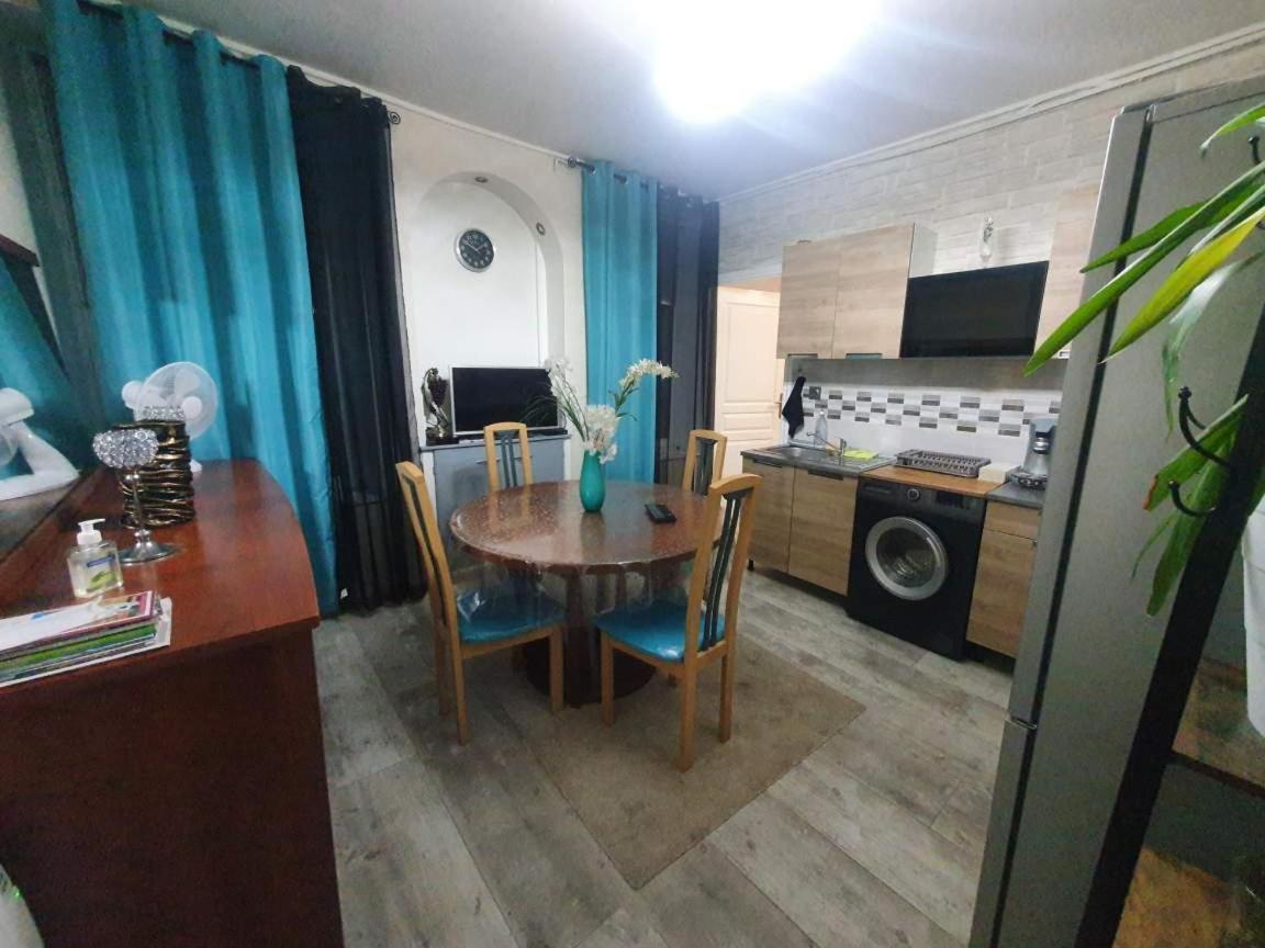 Bel Petit Appartement Шарлевіль-Мезьєр Екстер'єр фото